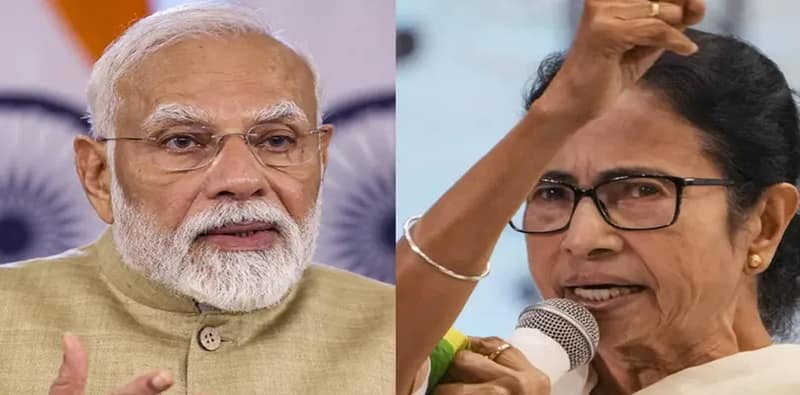 বাংলার লড়াই: আটপৌরে শাড়ি লড়ছে দশ লাখি স্যুটের বিরুদ্ধে