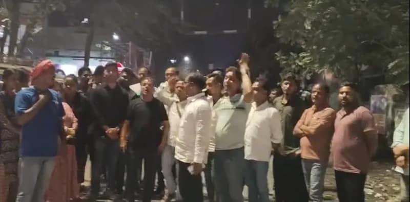 স্ট্রং রুমের সিসিটিভি ক্যামেরা নিয়ে অভিযোগ, কোচবিহার পলিটেকনিকের সামনে বিক্ষোভে তৃণমূল