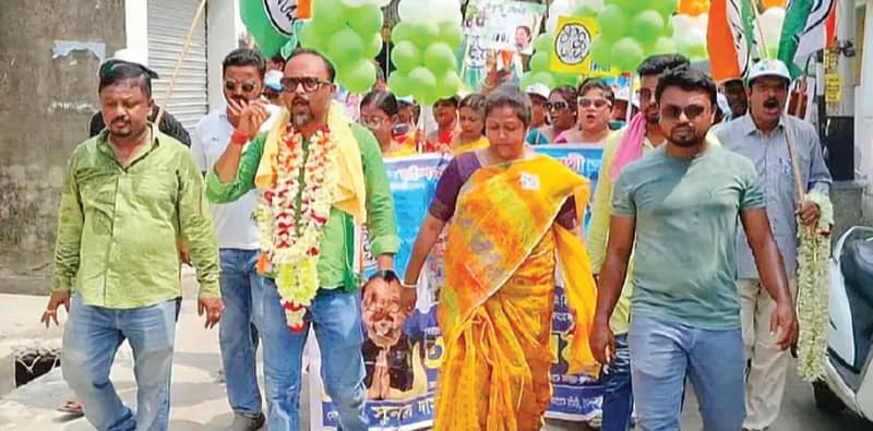 একাই মাঠ দাপাচ্ছেন ‘কাউন্সিলার’ অরিন্দম
