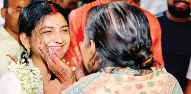 অদিতির সুরেলা প্রচারে প্রতি পদেই তাল কাটছে বিজেপির
