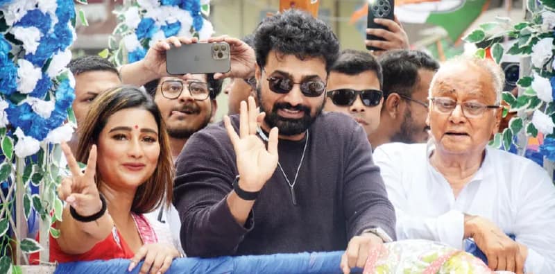 শেষ রবিবার ভোট প্রচারে উত্তর শহরতলিতে তৃণমূলের জনসুনামি
