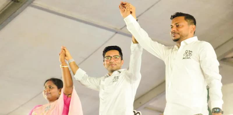 গণতান্ত্রিকভাবে বেইমানদের জবাব দিন, বুধবার বিজেপির কফিনে শেষ পেরেক: অভিষেক