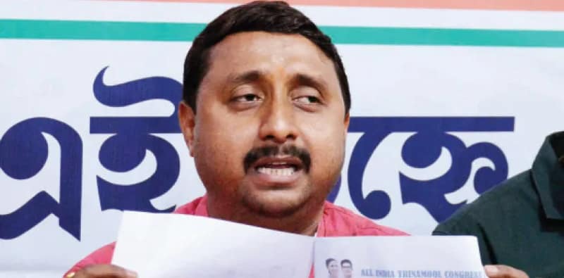বুথ এজেন্টদের গ্রেপ্তারি নিয়ে বিতর্ক, বহিরাগত ইস্যুতে কমিশনকে নিশানা তৃণমূলের