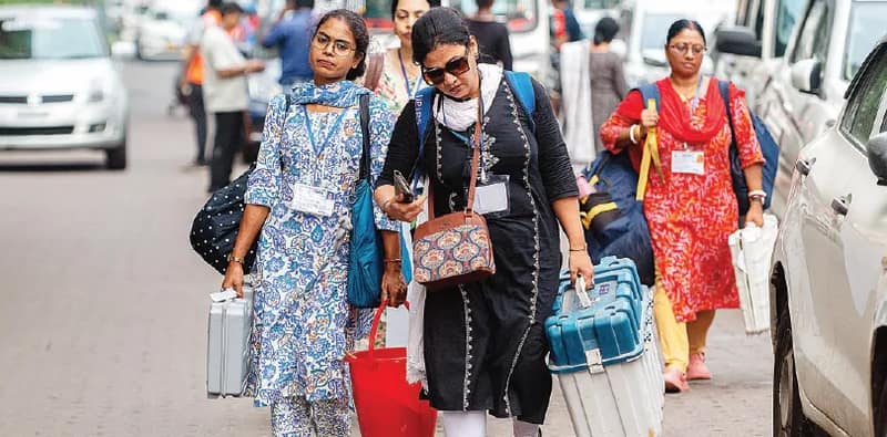 সল্টলেক থেকে রাজারহাট, পুরুষদের থেকে এগিয়ে ৭৫০০ ‘লক্ষ্মী ভোটার’, ৩ কেন্দ্রে ভোটার ৬ লক্ষ ৯০ হাজার