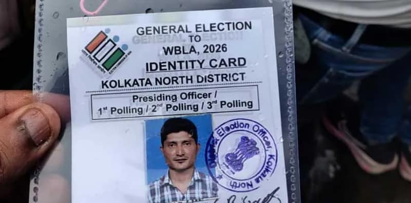 শ্যামপুকুর বিধানসভা কেন্দ্রের বিনানি ভবন ভোট গ্রহণ কেন্দ্রে অসুস্থ নির্বাচন কমিশনের কর্মী, নিয়ে যাওয়া হয়েছে হাসপাতালে