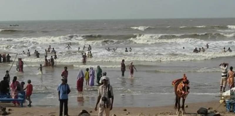 ১ মে থেকে তিনদিনের ছুটি ভিড়ের আশায় দীঘার হোটেল মালিকরা