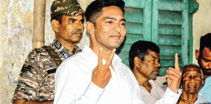 ৫০টি আসনও পাবে না বিজেপি, ভোট দিয়ে প্রত্যয়ী অভিষেক
