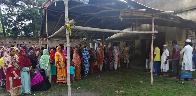 মগরাহাট পশ্চিমের নাজরা এফপি স্কুলে চলছে পুনর্নির্বাচন