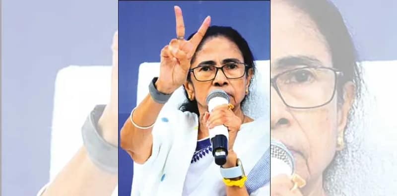 সাংবাদিক বৈঠকে তৃণমূল সুপ্রিমো মমতা বন্দ্যোপাধ্যায়