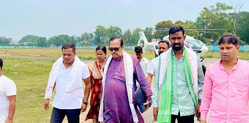 ভোট গণনার জন্য দলীয় অবজার্ভার হিসেবে বহরমপুরে এলেন প্রতীকুর রহমান ও সুখেন্দু শেখর রায়