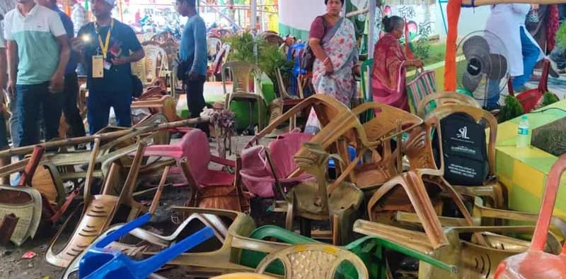বারাসাতে তৃণমূলের সেন্ট্রাল পার্টি অফিস ভাঙচুরের অভিযোগ বিজেপির বিরুদ্ধে