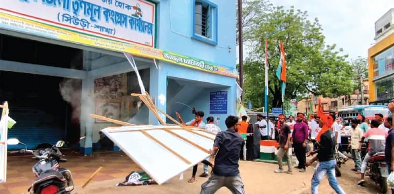 তৃণমূলের একাধিক কার্যালয়ে ভাঙচুর, অভিযোগ অস্বীকার বিজেপির