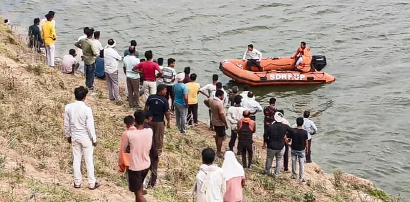 যোগীরাজ্যে নৌকাডুবিতে মৃত ৫ জন