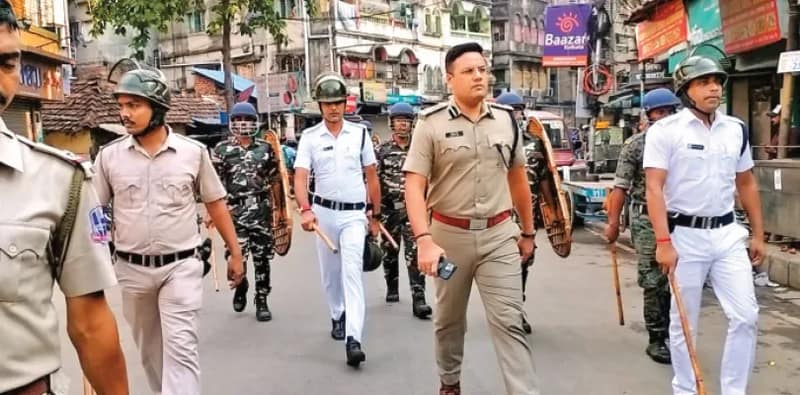 বোমা-গুলি বিজেপি নেতার বাড়িতে, উত্তেজনা শিবপুরে