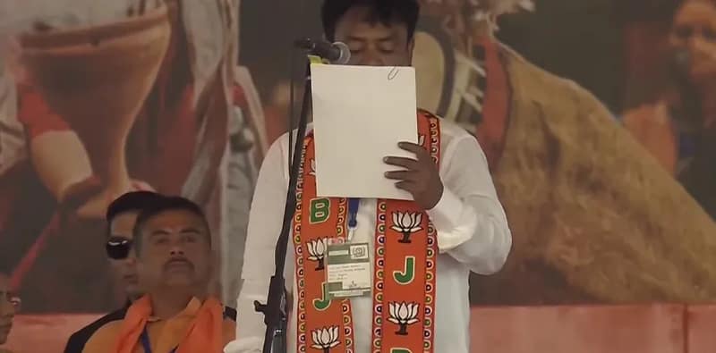 শপথ নিলেন অশোক কীর্তনিয়া