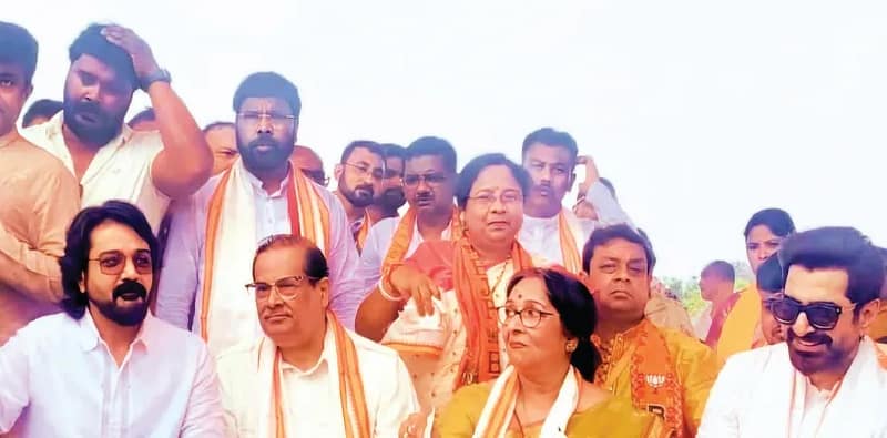 তারকাখচিত ব্রিগেডে জিৎ, প্রসেনজিৎ