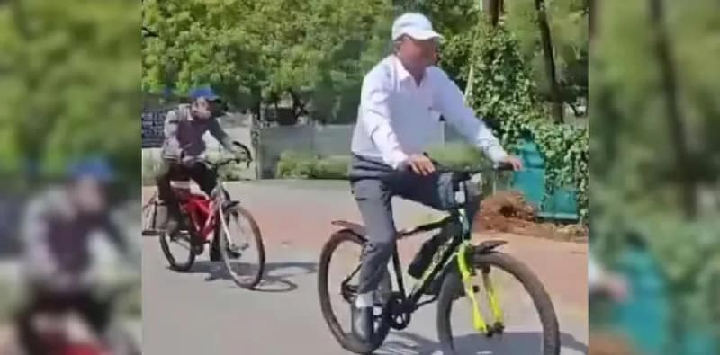 সাইকেলে চেপে আদালতে বিচারপতি
