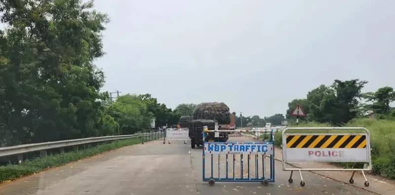 গুসকরা ও কাটোয়ায় বন্ধ হল একাধিক বেআইনি টোল প্লাজা