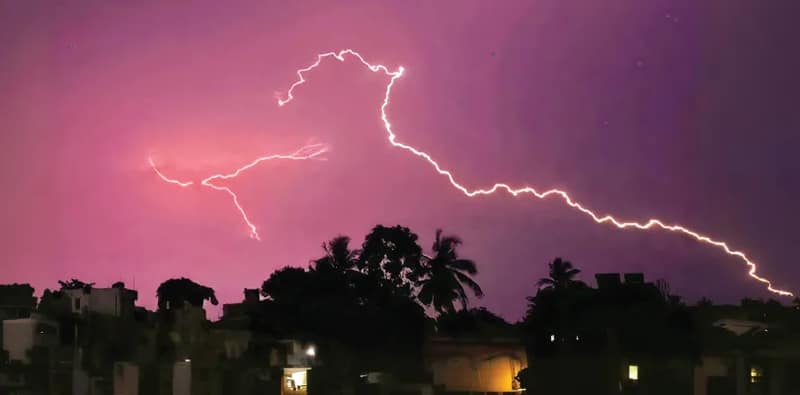 আগামী কয়েক ঘণ্টার মধ্যে উত্তর ২৪ পরগনায় ঝড়-বৃষ্টির সম্ভাবনা