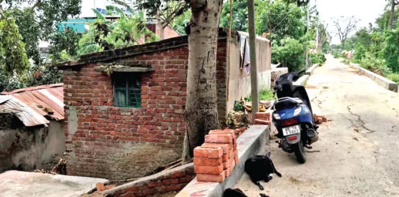 দ্বারকেশ্বরে বাঁধের উপর অবৈধ নির্মাণ, বিতর্ক