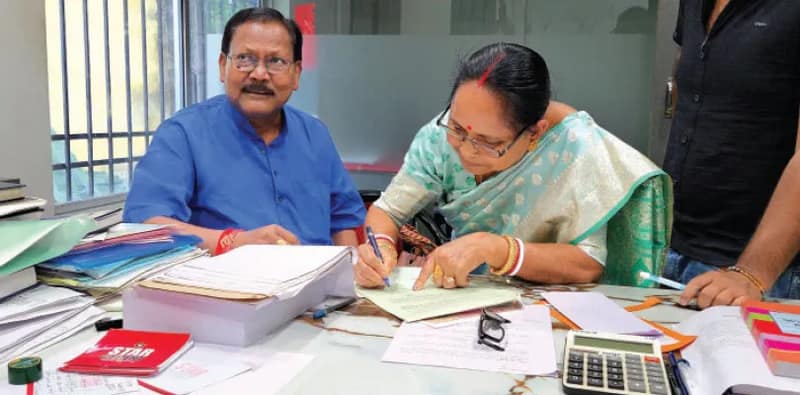৭৫ বছর বয়সে রেজিস্ট্রি বিয়ে প্রাক্তন বিধায়ক খগেশ্বর রায়ের