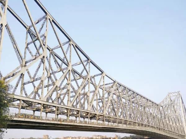 আরও আকর্ষণীয়  হচ্ছে হাওড়া ব্রিজের আলোকসজ্জা
