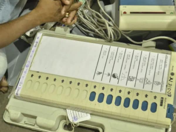 ভারতে ইভিএম কারচুপি অসম্ভব, ফের দাবি করল নির্বাচন কমিশন