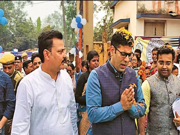 &lsquo;দুয়ারে সরকার&rsquo; শিবিরে জেলাশাসকের কাছে দাঁতনে বেহাল রাস্তা নিয়ে অভিযোগ
&nbsp;