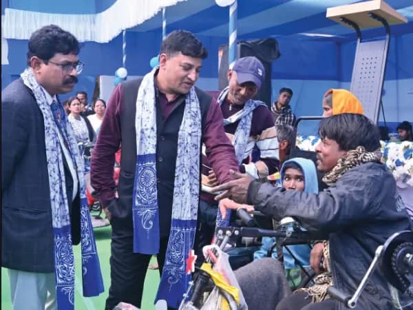 কৃত্রিম অঙ্গ, ট্রাই সাইকেলে স্বপ্নপূরণ লাভলি, বিট্টুদের
&nbsp;