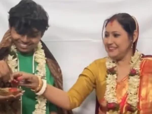 ক্লাসরুমেই ছাত্রকে &lsquo;বিয়ে&rsquo; বিভাগীয় প্রধানের!&nbsp;নাটকের অংশ, পাল্টা দাবি অধ্যাপিকার