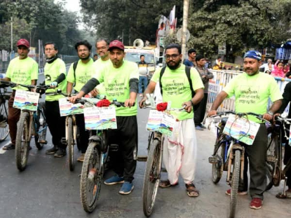 ছোট নদী রক্ষায় সাইকেল অভিযান শেষে উদ্বেগের কথা শোনালেন পরিবেশ কর্মীরা