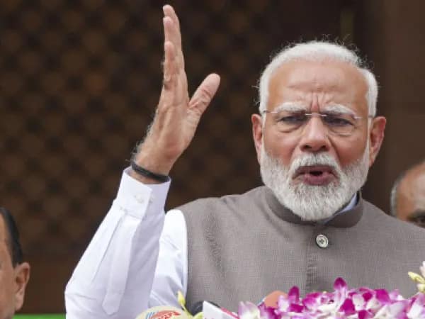 &lsquo;ওই জলই তো খাই&rsquo;, যমুনায় বিষ বিতর্কে কেজরিকে নিশানা মোদির