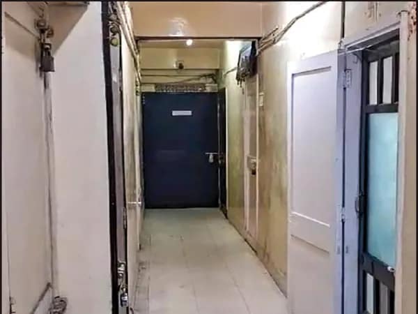 পার্ক স্ট্রিটে প্রযোজনা সংস্থার অফিস থেকে ৭ লক্ষ টাকা লুট, গ্রেপ্তার দুই
