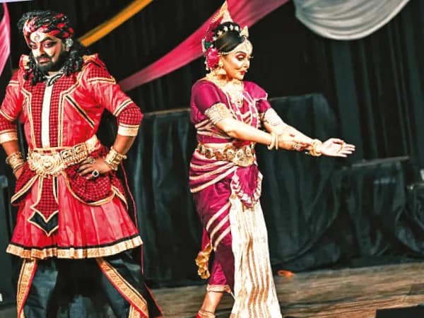 অন্যধারার অনুষ্ঠান