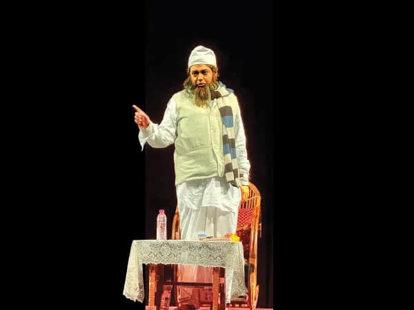 সম্পর্কে আতরের&nbsp;সুবাস