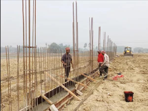৮ কোটি ৩৬ লক্ষ টাকায় ইন্ডাস্ট্রিয়াল গ্রোথ সেন্টারের কাজ শুরু বালুরঘাটে
&nbsp;