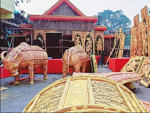 মধুবনী আর্টে সেজেছে বার্নপুর নরসিংবাঁধ ইউনাইটেড ক্লাবের পুজো, আজ উদ্বোধন