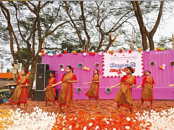 বছরভর রজত জয়ন্তী অনুষ্ঠান আয়োজন চোপড়ার এনএলপিএস বদিগছ হাইস্কুলে
&nbsp;