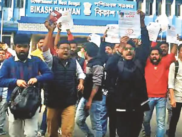 &nbsp;নিয়োগ মামলা: সিপিএমের দু&rsquo;মুখো নীতি
তন্ময় মল্লিক
&nbsp;