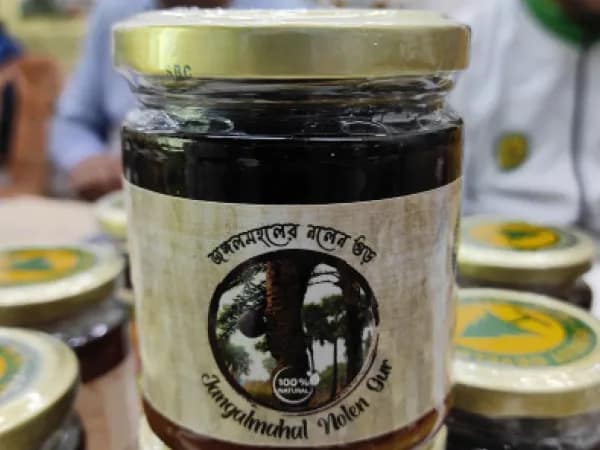 বইয়ের সঙ্গে নজর কাড়ছে&nbsp; জঙ্গলমহলের নলেন গুড়ও