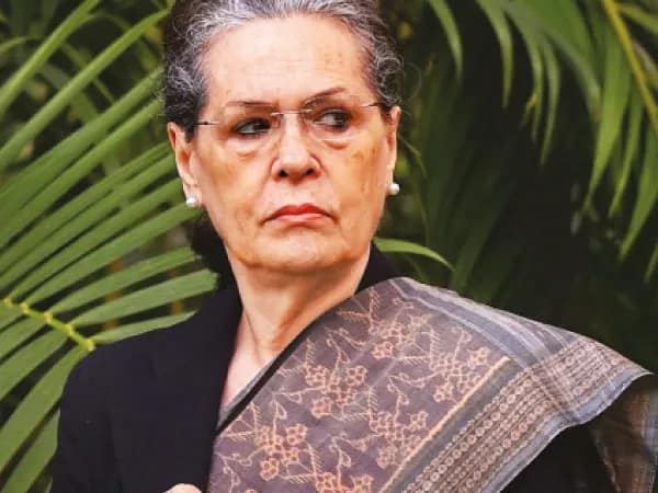 রাষ্ট্রপতিকে বেচারি বলে কটাক্ষ সোনিয়ার, নিন্দায় সরব বিজেপি