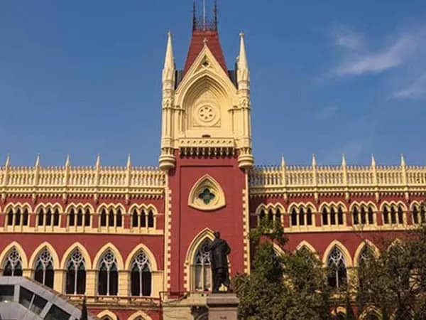পুলিসি প্রহরায় সরস্বতী পুজো সম্পন্ন করার নির্দেশ দিল কলকাতা হাইকোর্ট