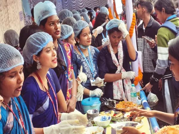 ঘাটাল রবীন্দ্র শতবার্ষিকী মহাবিদ্যালয়ে ফুড ফেস্টিভ্যাল