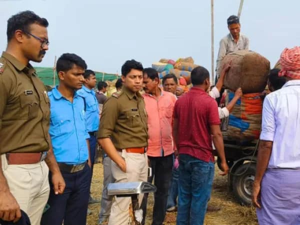 উচ্ছের দাম ২০ থেকে কমে মাত্র ৮ টাকা, নামখানায় ক্ষুব্ধ কৃষকরা