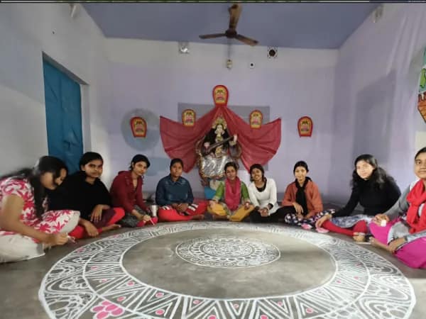 পড়ুয়াদের সম্প্রীতির পাঠ দিতে উদ্যোগী শিক্ষক, সরস্বতী পুজোয় এগিয়ে এল সংখ্যালঘু পড়ুয়ারা