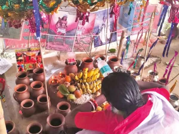 সরস্বতীর বদলে বিধু চন্দনের পুজো