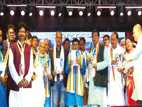 সরস্বতী পুজোয় তমলুকের কালার্স ক্লাবের উচ্চাঙ্গ সঙ্গীতের আসর
