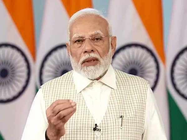 রাজধানীতে ঝুপড়ি উচ্ছেদ নয়, আপকে টেক্কা দিতে নতুন প্রতিশ্রুতি প্রধানমন্ত্রীর