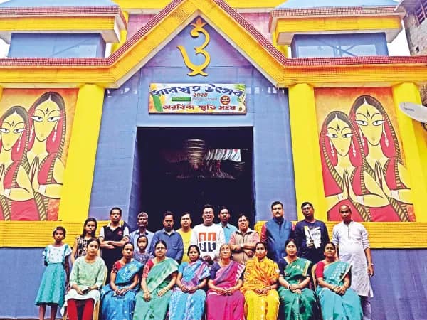 সুতাহাটার অরবিন্দ স্মৃতি সঙ্ঘের বাণী বন্দনায় মেতেছেন বাসিন্দারা
