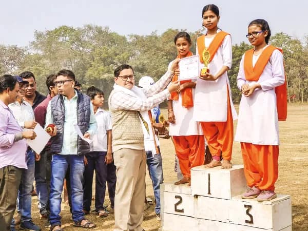 হেতমপুর রাজ উচ্চ বিদ্যালয়ের বার্ষিক ক্রীড়া প্রতিযোগিতা ঘিরে উন্মাদনা